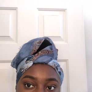 Meet your Posher, Elnora